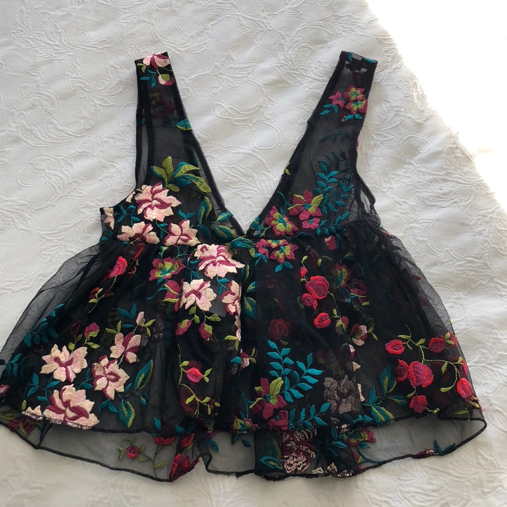 NWT Urban Outfitters Embroidered Black Tank - Picture 3 of 5